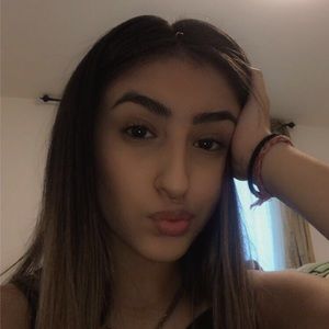 Meet your Posher, Valeria